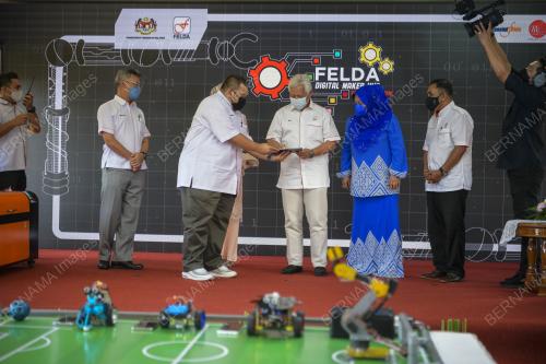 DATUK SERI IDRIS JUSOH
