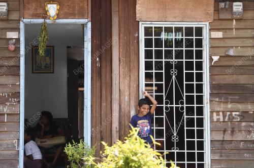 PROJEK PEMBANGUNAN SEMULA TAPAK RUMAH PANJANG