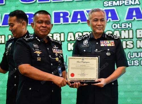 TAN SERI ACRYL SANI ABDULLAH SANI