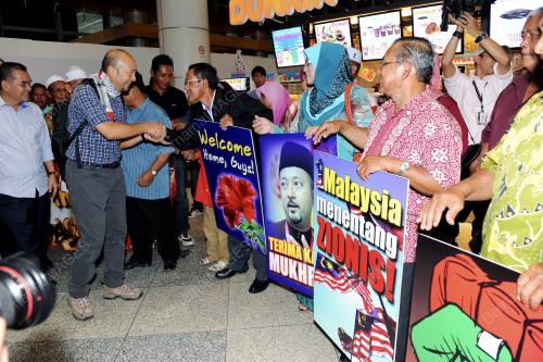 KL23_12122012_MUKHRIZ_SALAM