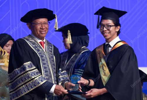 DATUK SERI AHMAD SHABERY CHEEK