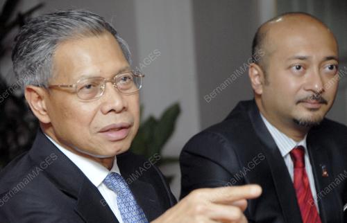 DATUK SERI MUSTAPA MOHAMED
