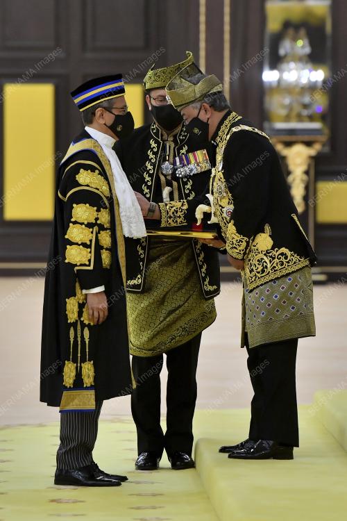 AL-SULTAN ABDULLAH RI'AYATUDDIN AL-MUSTAFA BILLAH SHAH