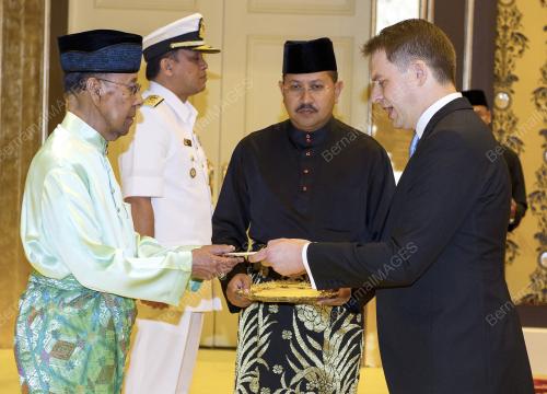 KL23_14092015_WATIKAH