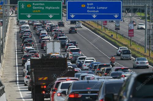 TINJAUAN ALIRAN TRAFIK TOL GOMBAK