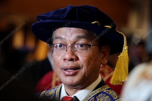 SENATOR DATUK DR MOHD NA'IM MOKHTAR