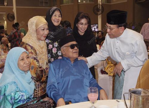 DR RAIS YATIM