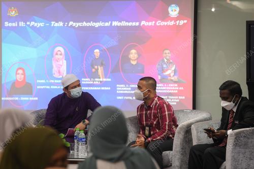 AHMAD ISKANDAR KAMARUZAMAN