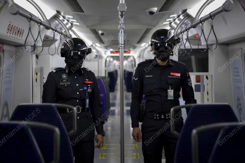 TINJAUAN SMART HELMET DIGUNAKAN OLEH PENGUATKUASA KTMB