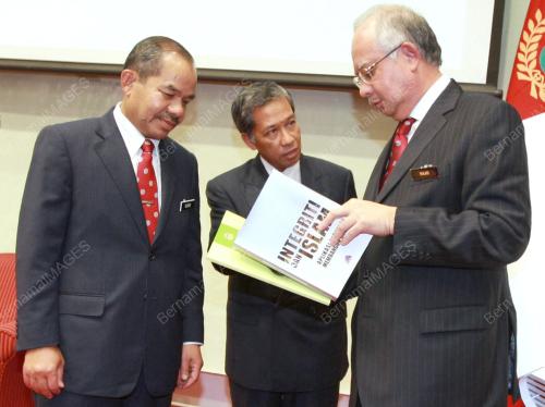 MOHD NAJIB TUN ABDUL RAZAK