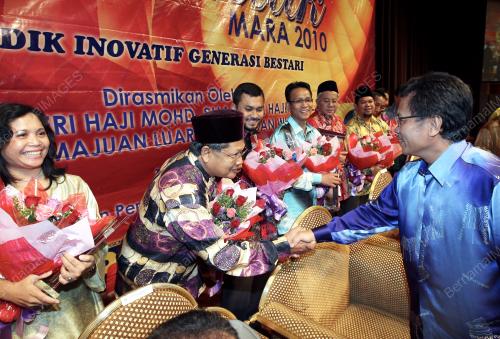 MOHD SHAFIE APDAL