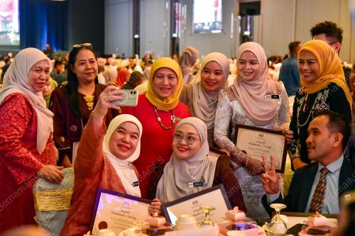 DATUK SERI NANCY SHUKRI
