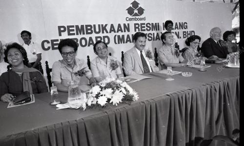 DR. MAHATHIR MOHAMAD
