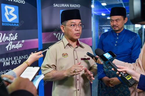 DATUK MOHD NA'IM MOKHTAR