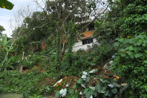 TANAH RUNTUH DI JALAN KEMENSAH HEIGHT