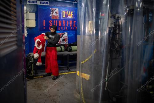 PERSEMBAHAN SANTA CLAUS AQUARIA