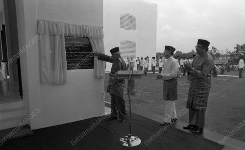 KL23_19012015_AGONG_MASJID