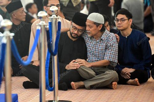 PENGEBUMIAN ALLAHYARHAM TUN HANIFF OMAR