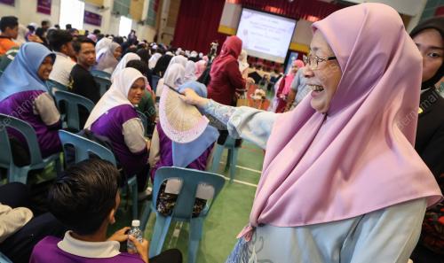 DATUK SERI DR WAN AZIZAH WAN ISMAIL