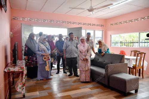DATUK SERI DR WAN AZIZAH WAN ISMAIL
