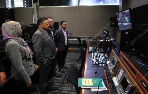 DATUK JOHARI ABDUL
