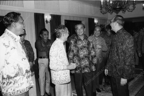 PM ENTERTAIN CHIEF MINISTERS