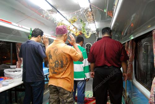 UNIKNYA RAMADAN DI KELANTAN