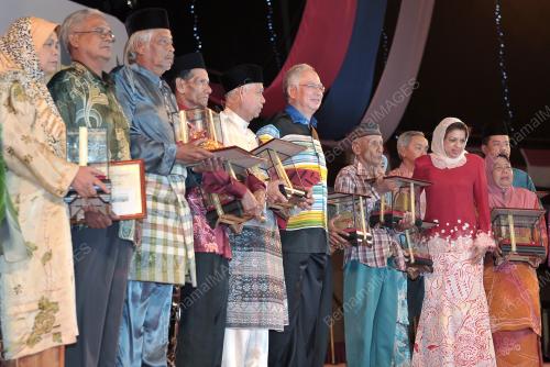 DATUK SERI MOHD NAJIB TUN ABDUL RAZAK