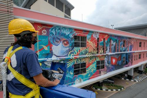 MURAL PERINGATI PETUGAS BARISAN HADAPAN DI IJN