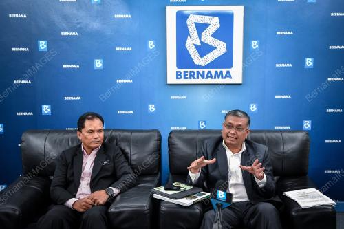 DATUK SERI DR SHAMSUL ANUAR NASARAH