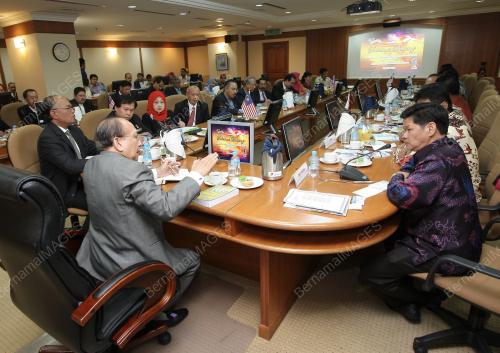 DR RAIS YATIM