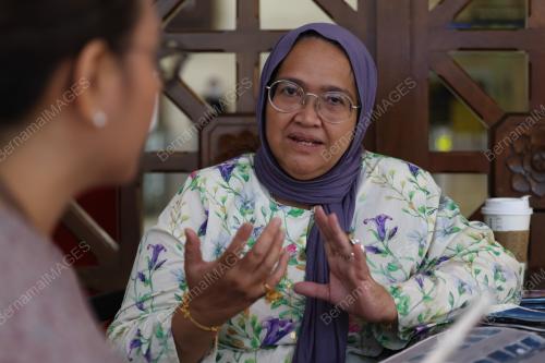 PROFESSOR MADYA DR FARIDAH QAMARUZ ZAMAN
