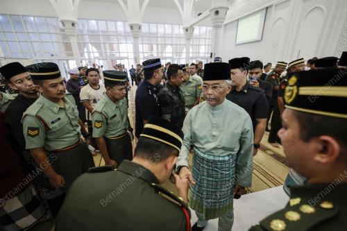 AL-SULTAN ABDULLAH RI'AYATUDDIN AL-MUSTAFA BILLAH SHAH