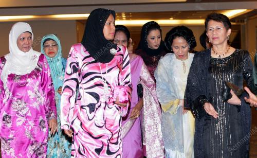 TUANKU NUR ZAHIRAH