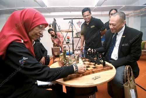 KL23_24082017_PELANCARAN_PASAREKA