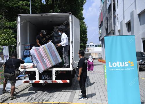 LOTUS'S BANTUAN BANJIR