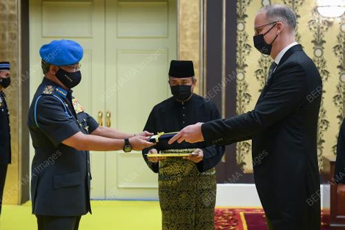 AL-SULTAN ABDULLAH RI'AYATUDDIN AL-MUSTAFA BILLAH SHAH
