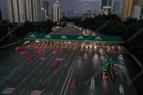 TINJAUAN ALIRAN TRAFIK LEBUHRAYA