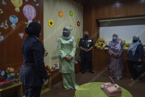 DATUK SERI RINA HARUN