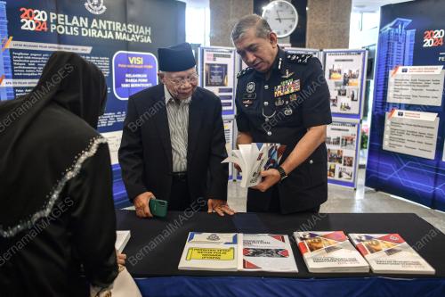 DATUK SERI AZRI AHMAD