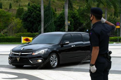TUANKU MUHRIZ TUANKU MUNAWIR