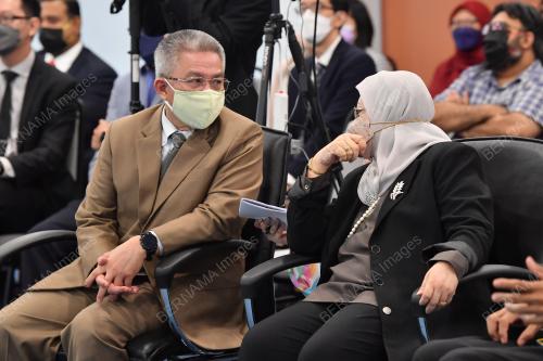 DATUK SERI DR ADHAM BABA