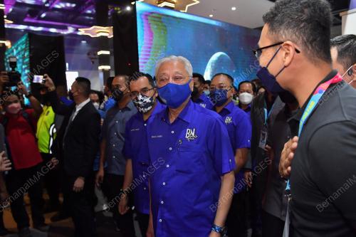 DATUK SERI ISMAIL SABRI YAAKOB