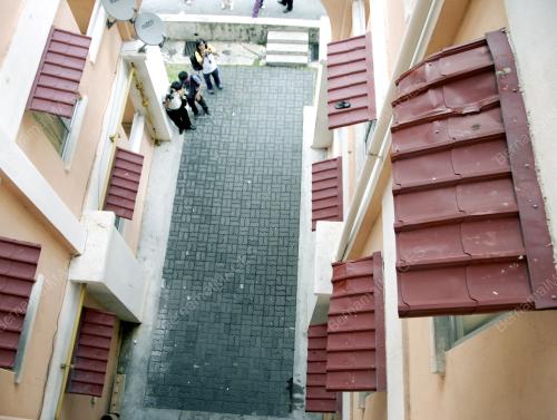 JATUH RUMAH