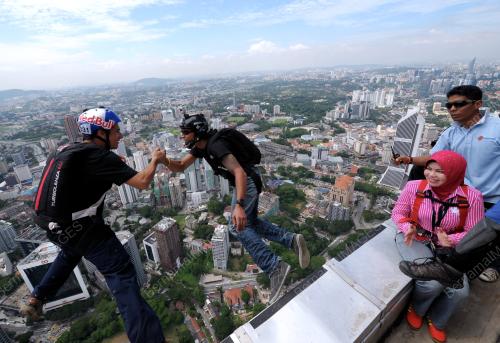KL23_27092012_BASE_JUMP