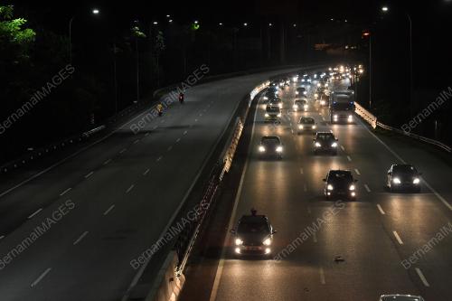 LEBUHRAYA PANTAI TIMUR ARAH KUALA LUMPUR