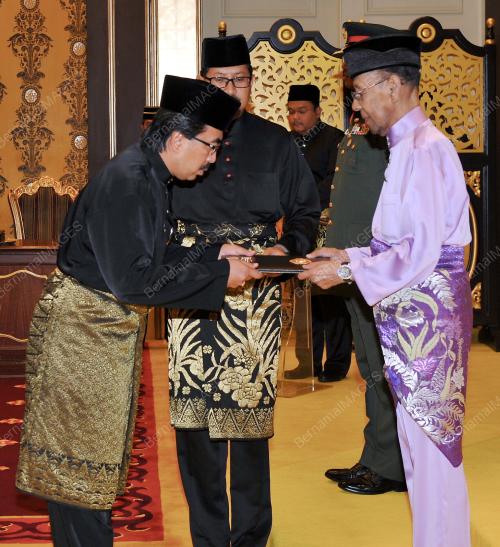 KL23_28062016_AGONG_SUMPAH