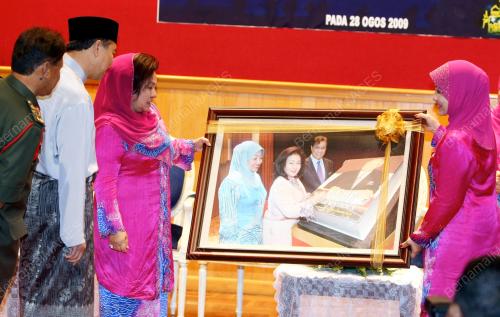 ROSMAH MANSOR