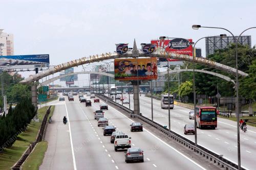 TOL SUNGAI BESI