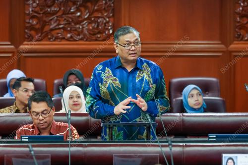DATUK SERI DR SHAMSUL ANUAR NASARAH